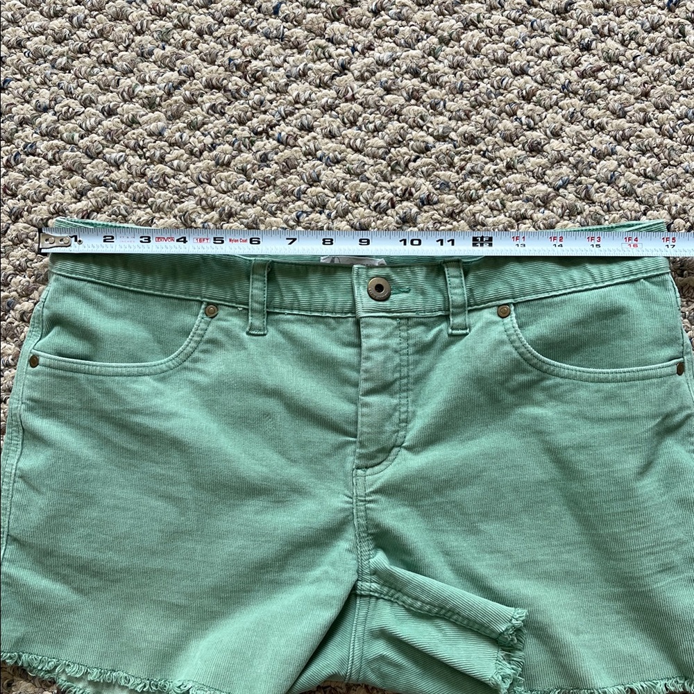 Carve Designs Oahu 4” Green Corduroy Shorts - Sz 8 - Picture 10 of 11